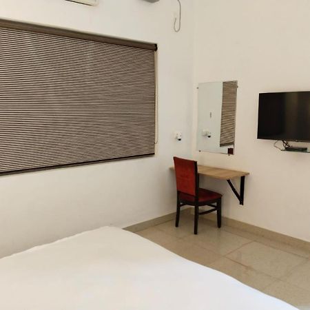 Hotel Lakeview By Bookingcare Chhatarpur Extérieur photo